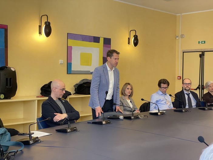 Elezioni Comunali, Mattia Crucioli si candida a sindaco di Genova: “Noi Terzo Polo, basta con il servilismo ai grandi interessi” Elezioni Comunali, Mattia Crucioli si candida a sindaco di Genova: “Noi Terzo Polo, basta con il servilismo ai grandi interessi”