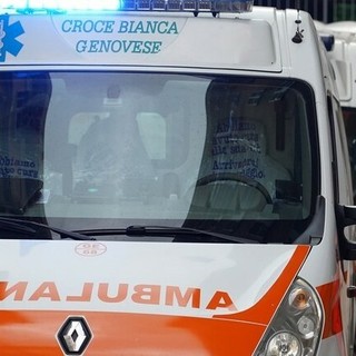 Albaro, travolto da un'auto mentre attraversa la strada: muore un uomo di 54 anni