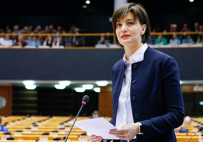 Bolkestein, Lara Comi (FI-PPE): "La maggioranza mantenga le promesse fatte ai balneari e agli ambulanti" Bolkestein, Lara Comi (FI-PPE): "La maggioranza mantenga le promesse fatte ai balneari e agli ambulanti"