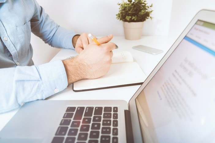 Programmazione e lavoro: perché imparare a sviluppare software resta una competenza strategica