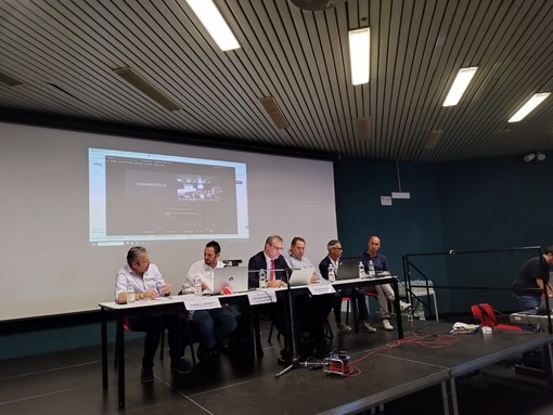 Funivia del Lagaccio, le opposizioni genovesi: "Il centrodestra fugge dalle proprie responsabilità verso i cittadini" Funivia del Lagaccio, le opposizioni genovesi: "Il centrodestra fugge dalle proprie responsabilità verso i cittadini"