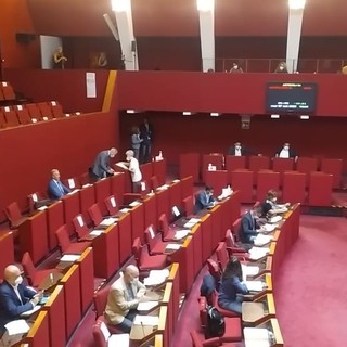 Genova Jeans, scontro su trasparenza e costi tra Giordano (M5S) e Bertorello (VIDEO) Genova Jeans, scontro su trasparenza e costi tra Giordano (M5S) e Bertorello (VIDEO)