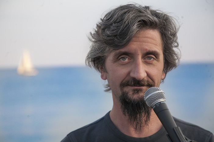 Celestini e la telecronaca della pandemia: a Palazzo San Giorgio e a Sori per Teatro Pubblico Ligure