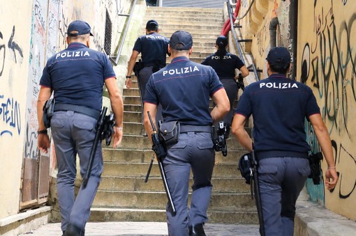Controlli anticrimine a Prè e in Darsena: 40 persone identificate Controlli anticrimine a Prè e in Darsena: 40 persone identificate