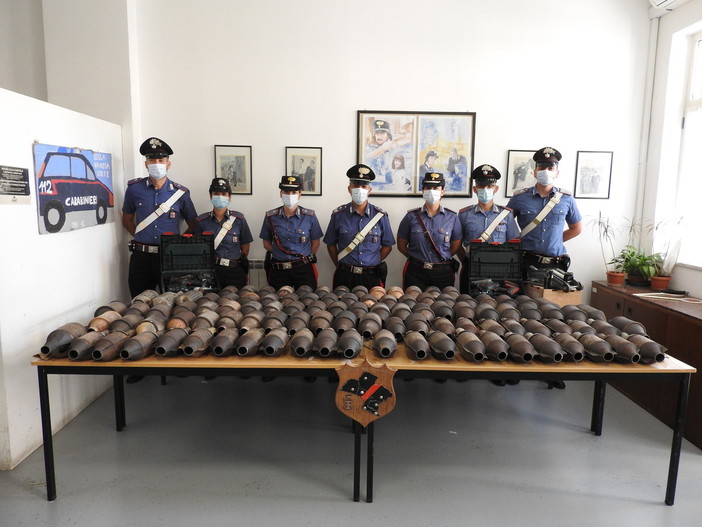 Ladri di marmitte catalitiche presi dai carabinieri, tre arresti in un'operazione fatta all'alba