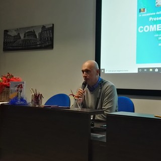 Con la splendida cornice di Piazza de Ferrari a Genova è stato presentato il libro "Come Fratelli"
