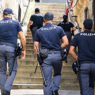 Controlli anticrimine a Prè e in Darsena: 40 persone identificate Controlli anticrimine a Prè e in Darsena: 40 persone identificate