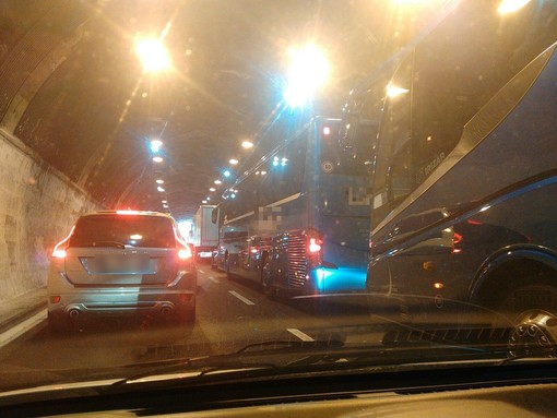 Incidente sulla A10: traffico in tilt nel ponente (FOTO)