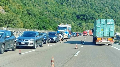 Caos autostrade, Toti: "La Liguria non può sopportare altri 90 giorni di cantieri. Chiesto ad Aspi di lavorare di notte"