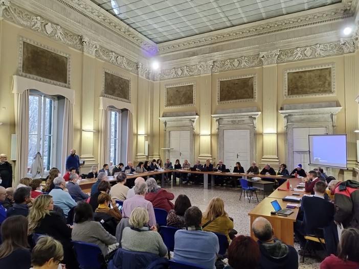 Cittadini numerosi alla commissione sullo Skymetro, Campora: “Non passerà da corso Galliera”