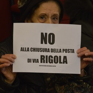 Chiude l'ufficio postale di via Rigola e la protesta arriva in consiglio comunale (VIDEO)
