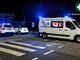 Foce, trovato incosciente in spiaggia ha tre crisi convulsive poi scappa dall’ambulanza e aggredisce la ragazza che era con lui