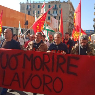 Acciaierie d’Italia, Venzano (Fim Cisl Liguria): “Comportamento surreale e poco serio  dell’azienda, nessuna decisione sul lavoratore sospeso. E solo promesse su sicurezza”