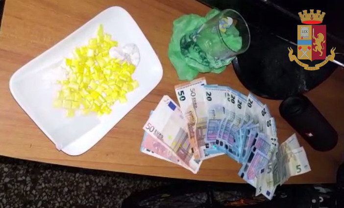 Operazione antidroga nei vicoli della città vecchia: sequestrate cocaina, cracked eroina