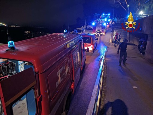 Incendio in autorimessa, l’intervento dei vigili del fuoco in via Tre Pini (Foto e Video) Incendio in autorimessa, l’intervento dei vigili del fuoco in via Tre Pini (Foto e Video)