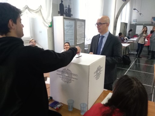 Studenti a lezione di democrazia con il progetto 'Scuola lavoro servizio elettorale'