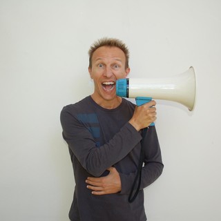 Cristiano Militello chiude il Festival dei Libri Sportivi a Busto Arsizio con lo spettacolo “Mi saluta... Cristiano Militello?”