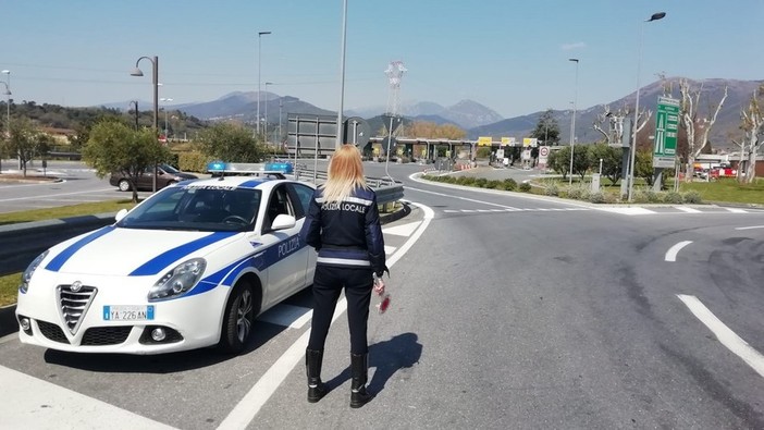 Coronavirus, dal 3 giugno via libera allo spostamento tra regioni. Oggi il decreto in Consiglio dei ministri Coronavirus, dal 3 giugno via libera allo spostamento tra regioni. Oggi il decreto in Consiglio dei ministri