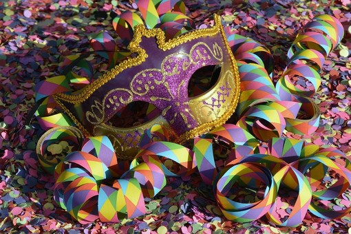 Gen Z - Il mondo dei giovani - Il Carnevale della Gen Z: tra costumi creativi e disinteresse