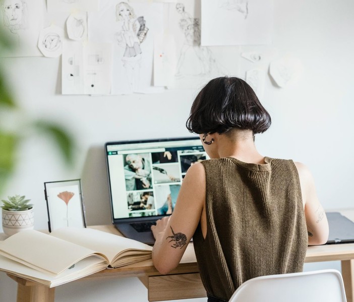 L'ascesa della Moda Online: Innovazione e Formazione L'ascesa della Moda Online: Innovazione e Formazione