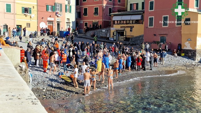 Torna il “Cimento invernale” a Boccadasse: domenica sfida al freddo per la Croce Bianca Genovese