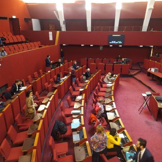 Fa freddo in aula rossa e i consiglieri protestano: "Accendete i riscaldamenti"