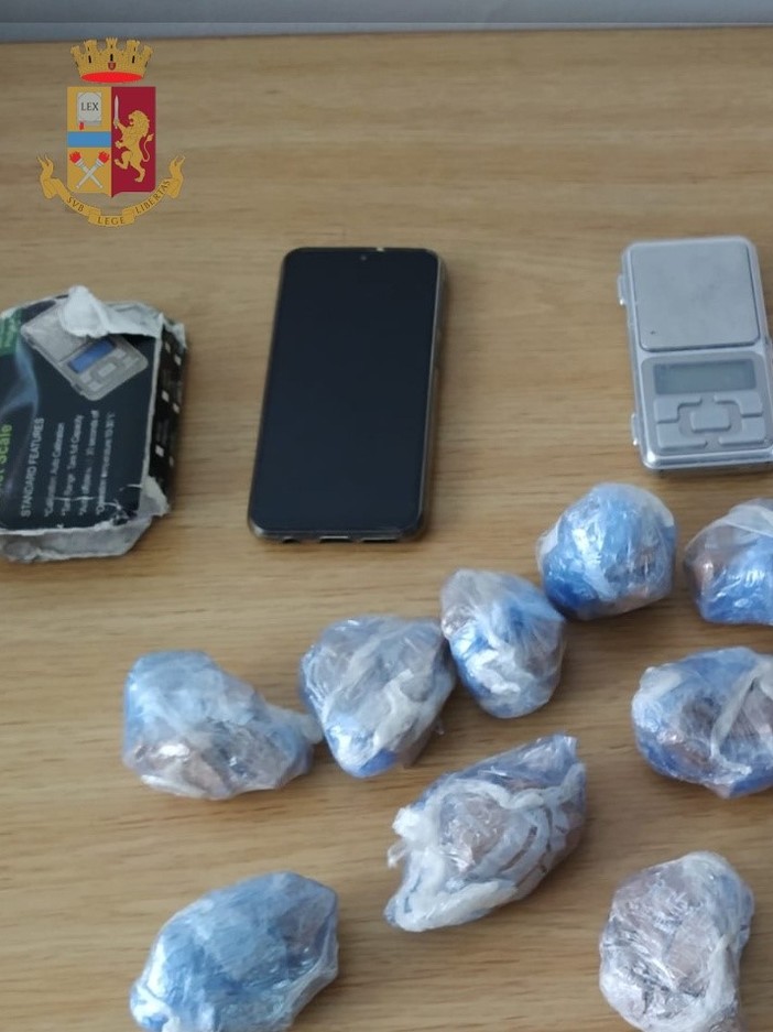 In possesso di mezzo chilo di eroina, pusher genovese arrestato dalla polizia In possesso di mezzo chilo di eroina, pusher genovese arrestato dalla polizia