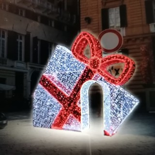 Decorazioni e addobbi natalizi, il comune dà il via libera per esporre gratuitamente