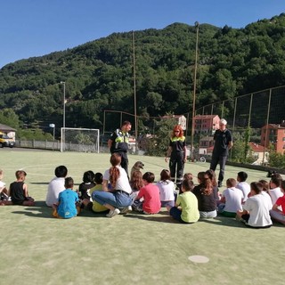 Unità Cinofila dei Volontari di Prociv-Arci Liguria, dimostrazione alla scuola primaria di Borzonasca