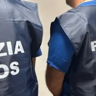 Assalgono la polizia con bastoni e tubi in ferro dopo Genoa-Como: denunciati e colpiti da DASPO due ultras rossoblù