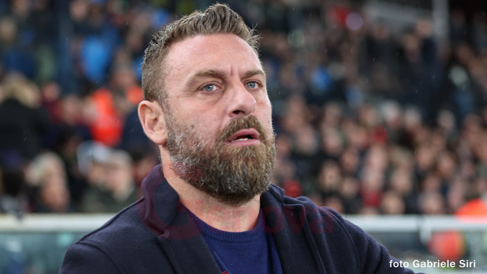 Genoa-Var, rapporto complicato. E De Rossi non ci sta: "Dobbiamo adeguarci a questo regolamento di m..."