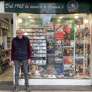 Nell'era della musica liquida, il negozio di vinili raddoppia gli spazi: l'ennesima magia di Disco Club