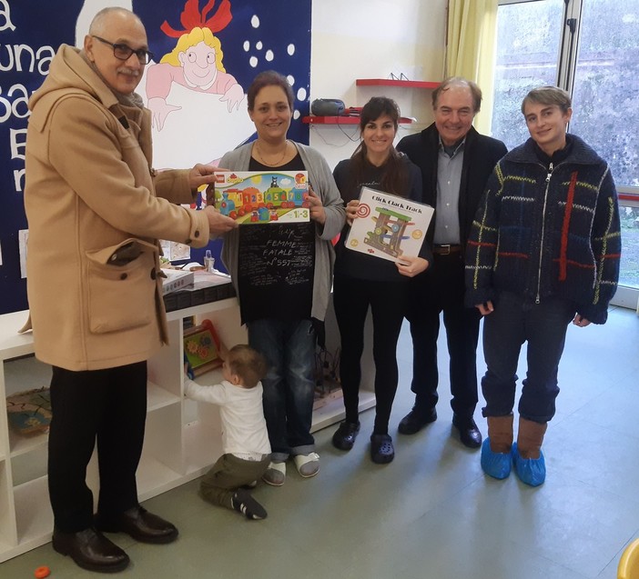 Dal “Lions Club Cinque Terre” tanti giocattoli per l’asilo-nido “Puer puella”