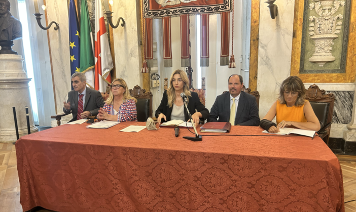 Lavoro, approvato il salario minimo nei contratti pubblici: sarà di nove euro lordi all'ora. Salis: "Scritta una pagina nuova per la città" Lavoro, approvato il salario minimo nei contratti pubblici: sarà di nove euro lordi all'ora. Salis: "Scritta una pagina nuova per la città"