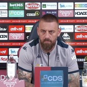 Genoa, un De Rossi carico per la Coppa Italia: “Ogni partita l'andremo ad affrontare per provare a vincerla. Mercato? Non è la PlayStation...” Genoa, un De Rossi carico per la Coppa Italia: “Ogni partita l'andremo ad affrontare per provare a vincerla. Mercato? Non è la PlayStation...”