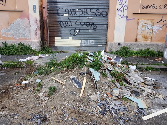 Pastorino e Passeri sulle discariche abusive al Campasso: "Disattese le promesse del sindaco Bucci ai residenti" Pastorino e Passeri sulle discariche abusive al Campasso: "Disattese le promesse del sindaco Bucci ai residenti"