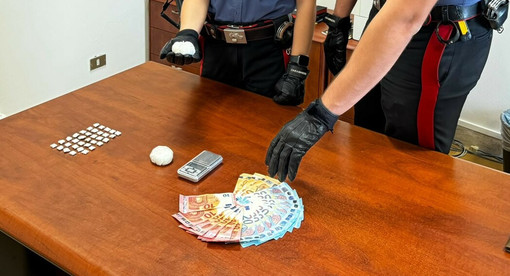 Centro Storico, spaccia sostanze stupefacenti nei vicoli: i Carabinieri arrestano un 31enne Centro Storico, spaccia sostanze stupefacenti nei vicoli: i Carabinieri arrestano un 31enne