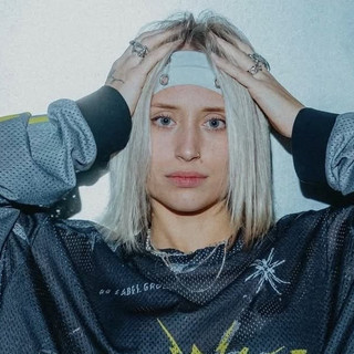 La dj Novah al Porto Antico, un palco rotante e fino a 20 mila persone: il Fuori Salone punta sui giovani La dj Novah al Porto Antico, un palco rotante e fino a 20 mila persone: il Fuori Salone punta sui giovani
