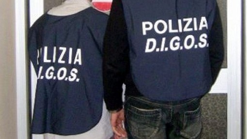 Sestri Ponente, aggressione al gazebo della Lega in piazza Pilo: militante finisce all’ospedale