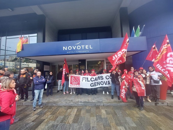 Novotel, licenziate dopo lo sciopero tornano al lavoro: “Abbiamo vinto, ora vigileremo sugli arretrati” Novotel, licenziate dopo lo sciopero tornano al lavoro: “Abbiamo vinto, ora vigileremo sugli arretrati”