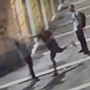 Tensioni tra anarchici e polizia dopo la manifestazione contro il degrado: un arresto, tre agenti feriti
