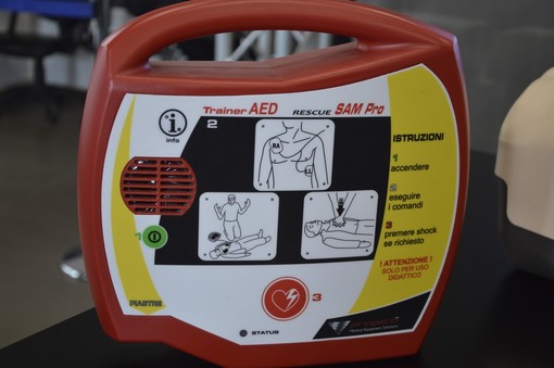 Corsi di formazione per l'utilizzo di defibrillatori, 13 enti accreditati