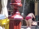 Sestri Ponente, doccia in costume in piazza Baracca e il video diventa virale (Video)