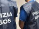 Assalgono la polizia con bastoni e tubi in ferro dopo Genoa-Como: denunciati e colpiti da DASPO due ultras rossoblù