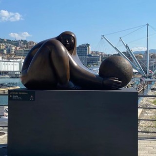 ‘Deredia a Genova–La sfera tra i due mondi’: la città diventa un museo a cielo aperto [FOTO]