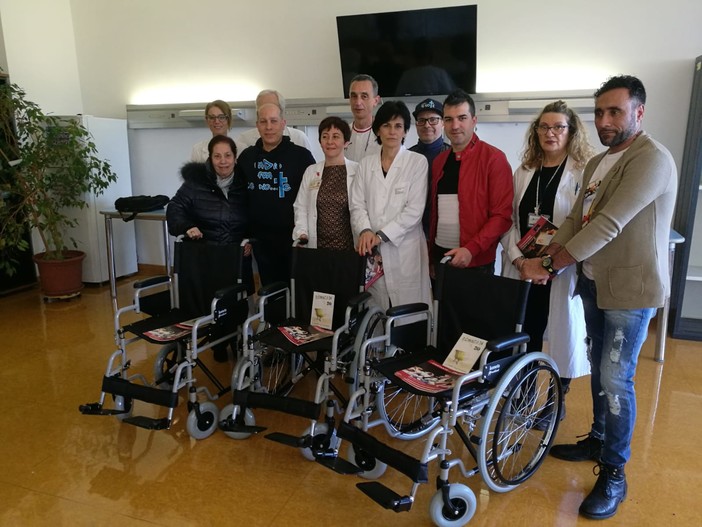 Apparecchiature nuove all'ospedale la Colletta di Arenzano grazie al "Cantante della Solidarietà"