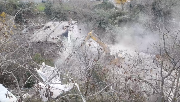 Ruspe all’ex Terra di Nessuno, avviata la demolizione Ruspe all’ex Terra di Nessuno, avviata la demolizione