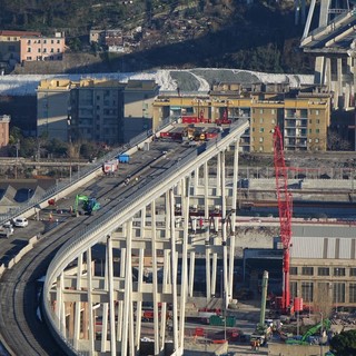 Taglio della trave sulla pila 8 del Morandi, iniziate le operazioni (FOTO e VIDEO)