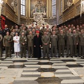 Il personale dell'Esercito in Liguria e rappresentanze con il Cardinale Angelo Bagnasco Il personale dell'Esercito in Liguria e rappresentanze con il Cardinale Angelo Bagnasco