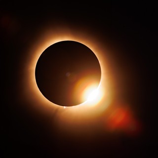 Eclissi solare del 12 agosto, la Liguria guida la prevenzione: “La salute degli occhi viene prima dello spettacolo”